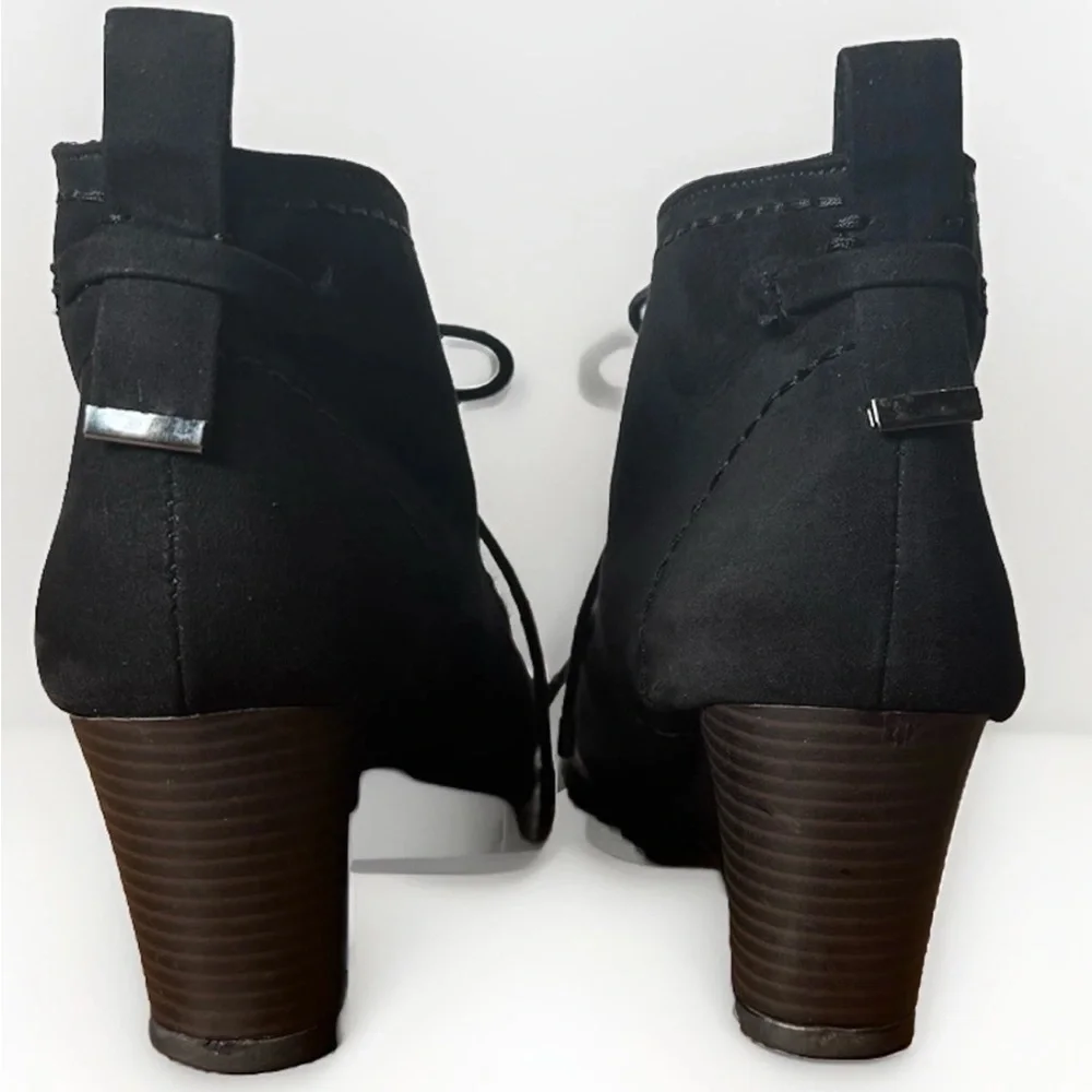 (10) SO AUTHENTIC AMERICAN Black Faux Suede Wedge Ankle Boots
